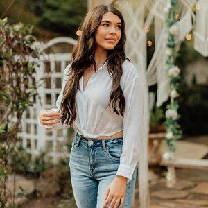 Urban Daizy Presley Knotted Hem Shirt